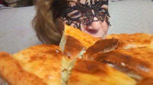 НАКРЫВАЮ НА СТОЛ ВМЕСТЕ С БУСИНКОЙ,НА МИНИ ПОСИДЕЛОЧКУ!