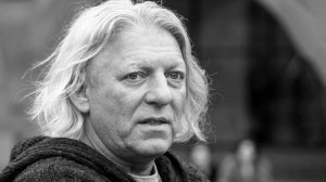 Умер телеведущий и режиссер Александр Олейников