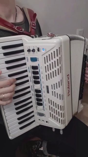 крутой музыкальный инструмент.mp4 смотреть онлайн