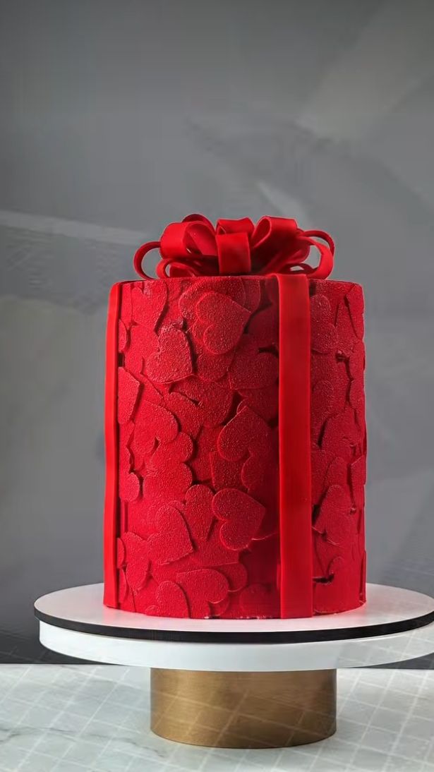 Декор торта с помощью текстурного коврика "сердца" смотреть онлайн