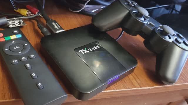 Эмуляторный комбайн Hyper base R1 игровая консоль в сумке Android smart TV box game system TX3 mini смотреть онлайн