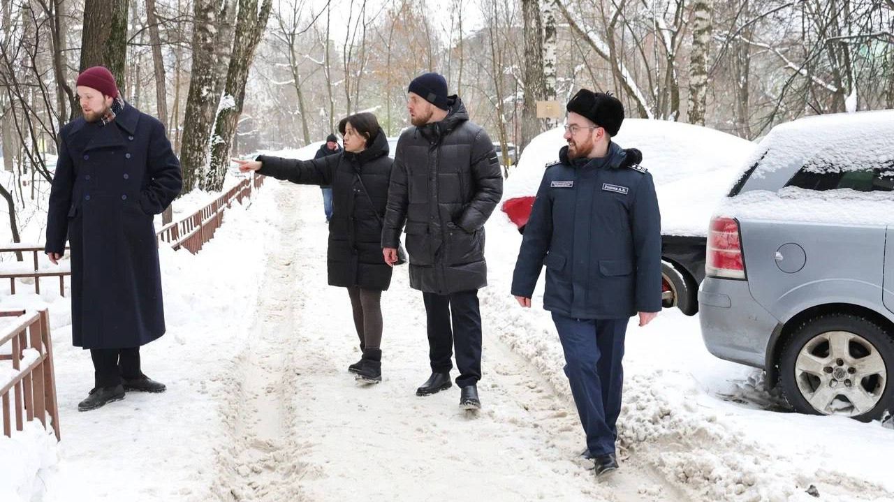 Работы по уборке и вывозу снега не останавливаются смотреть онлайн