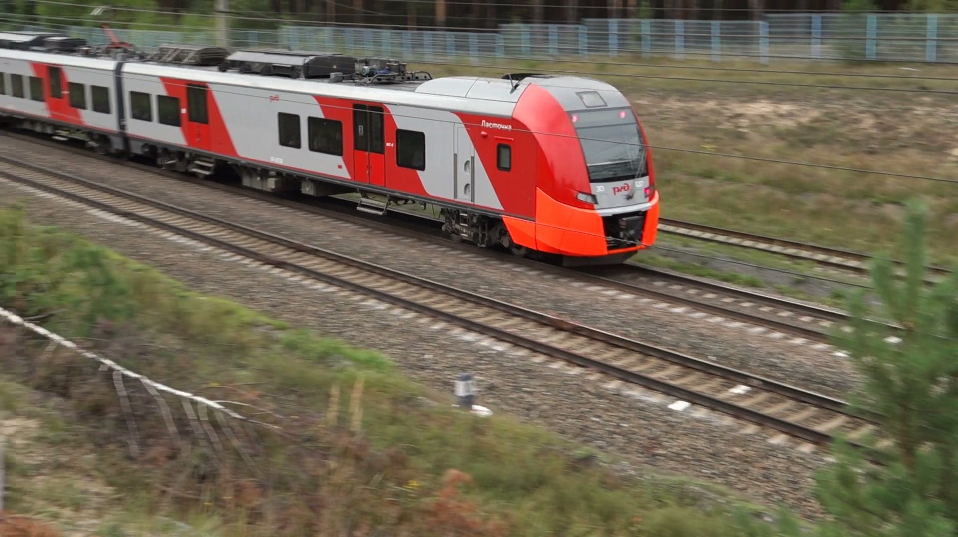 Электропоезд ЭС1-037 рейсом №703Г Нижний Новгород - Москва на перегоне Джержинск - Жолнино смотреть онлайн