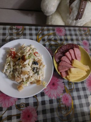 мукбанг/салат цезарь /курочка/холодец
