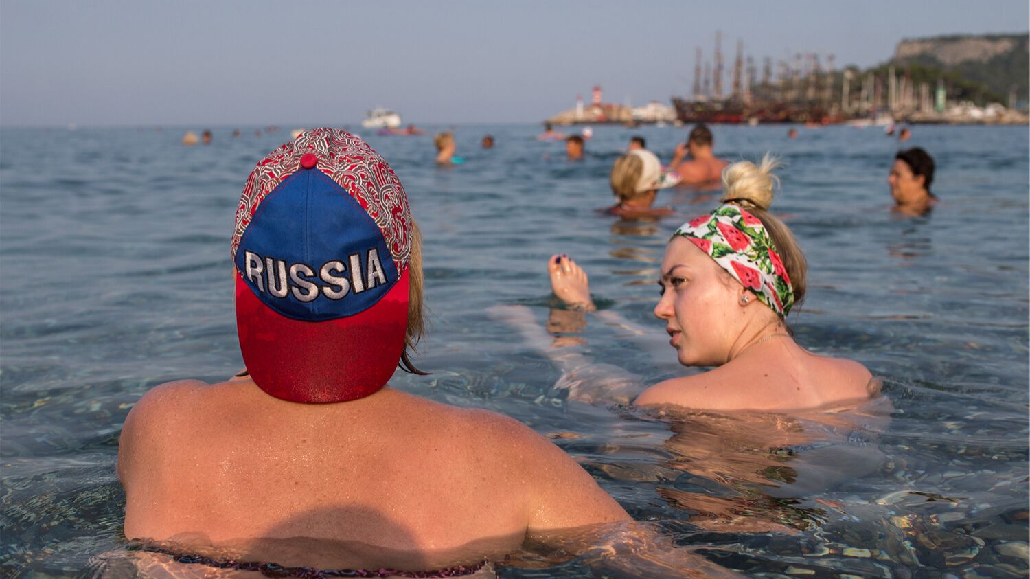 Сообщать о ВНЖ должны будут и те кто живет за границей смотреть онлайн