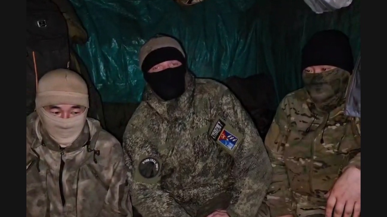 Артиллеристы из Магадана передают музыкальный привет с фронта. Автор: позывной «Лютик» смотреть онлайн