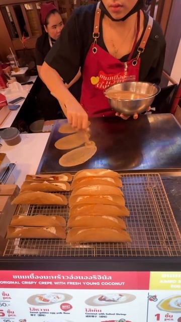 Хрустящие блинчики с кокосовым кремом Ищите на рынках Таиланда смотреть онлайн
