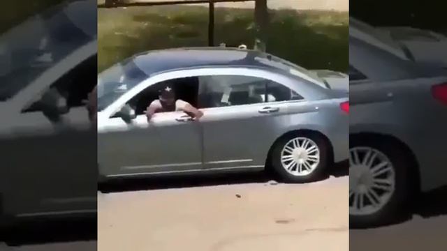 #Бразилия Охрана одной из бразильских тюрем предотвращает попытку побега заключеннных смотреть онлайн