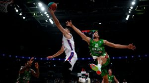 Баскетболисты ЦСКА обыграли "Зенит" в матче Единой лиги ВТБ