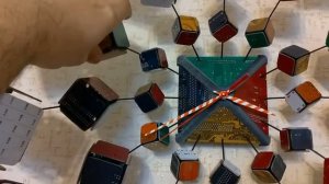 Часы «Взрыв Рубика»