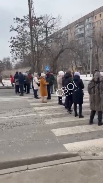 Хохлы опять недовольны из-за вiдключений свiтла