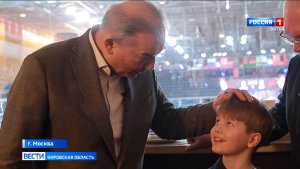 Юный кировский хоккеист встретился с легендарным Владиславом Третьяком