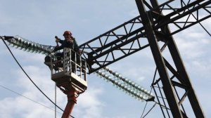 Пять опор ЛЭП обрушились в Мурманской области