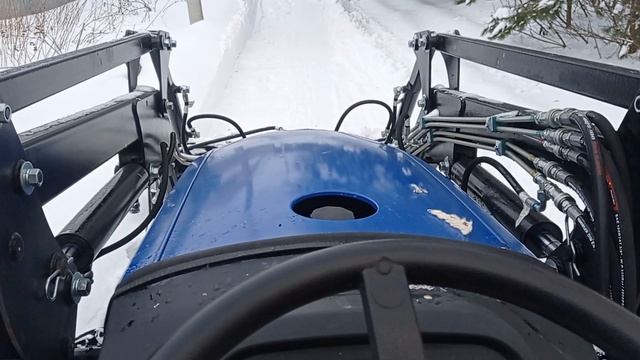 Чистим снег обратным ходом трактора