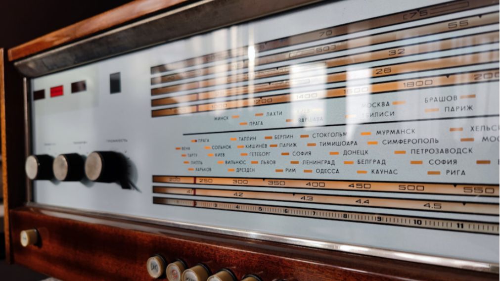 Стереопланка ФМ на радиолу "Эстония стерео". Настройка от вариометра блока УКВ. смотреть онлайн