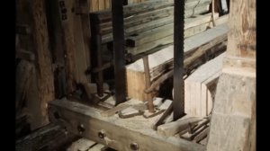 Как работали лесопилки с водяным приводом.