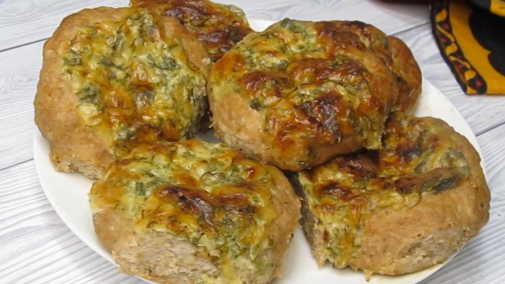 Есть фарш, но надоели скучные котлеты. Приготовим по новому. смотреть онлайн