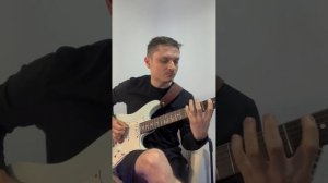 ответ про посадку и постановку рук электро гитаристу