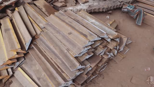 Процесс изготовления сельскохозяйственной дисковой бороны из стальных железнодорожных путей. смотреть онлайн