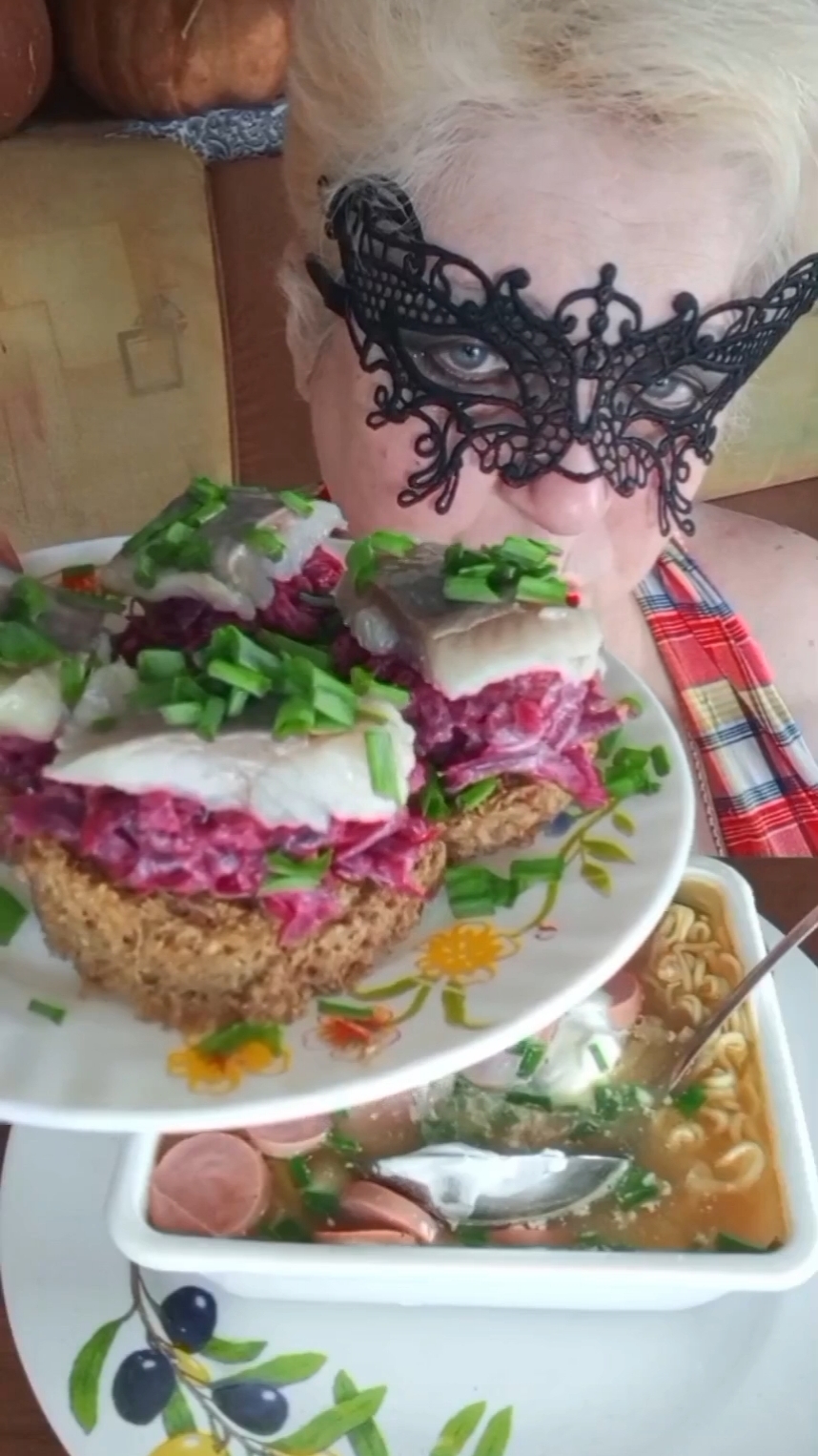 А ЧТО БЫ ВЫБРАЛИ ВЫ? НА УТРО ПОСЛЕ ПЯТНИЦЫ... смотреть онлайн