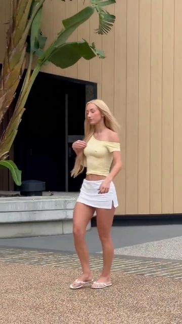 3 секси девушки 🔥 Кто горячее? Выбирай сам! смотреть онлайн