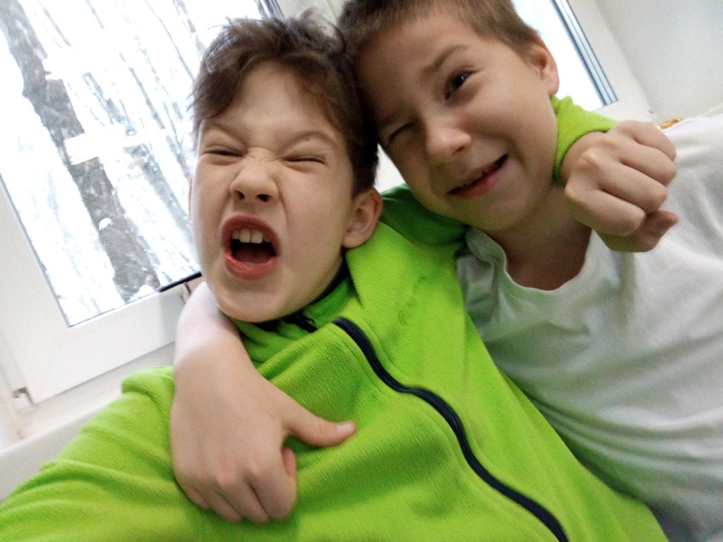 отвечаю на вопросики и играю в игрульки! смотреть онлайн