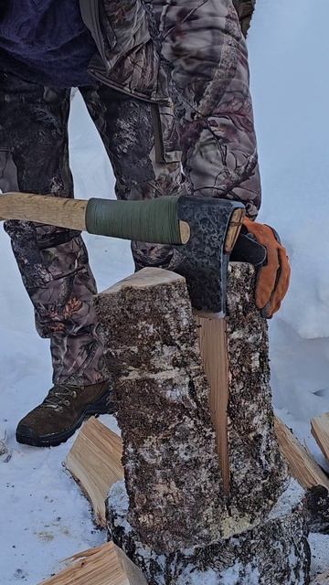 Зимняя колка карельским топором (1.4кг/58см) смотреть онлайн