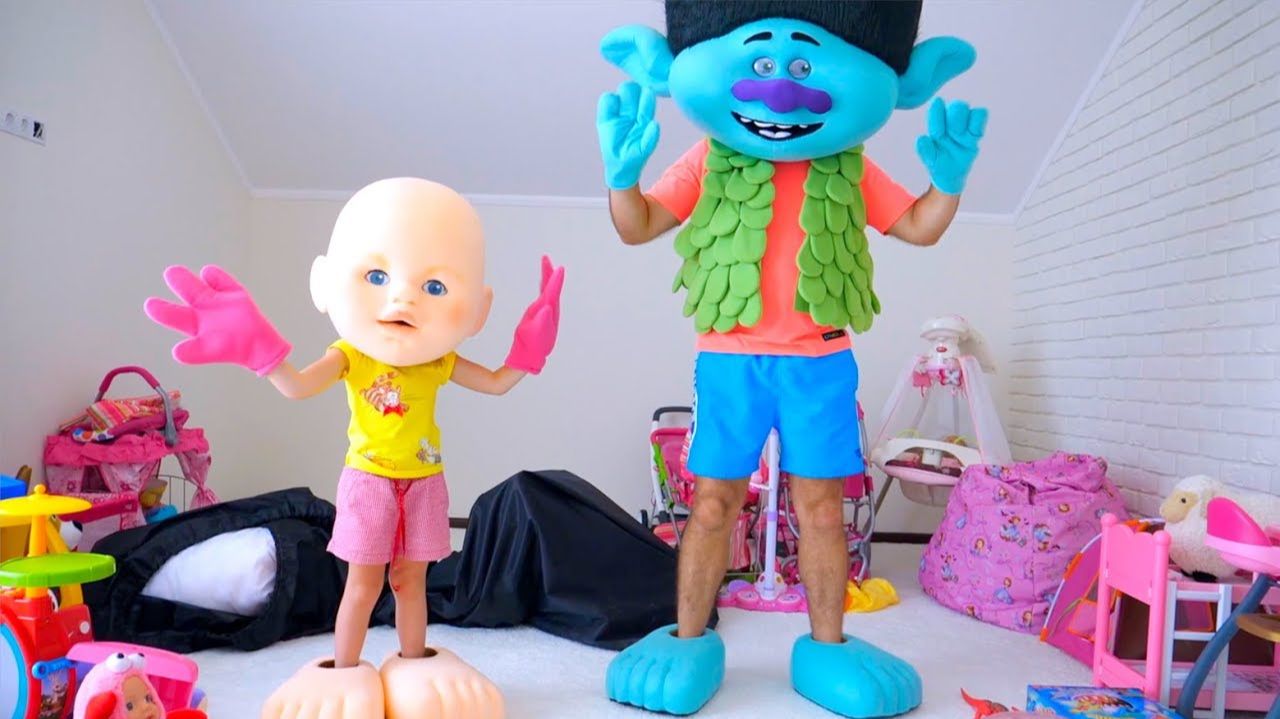 Настя и папа играют вместе и отмечают день рождения смотреть онлайн