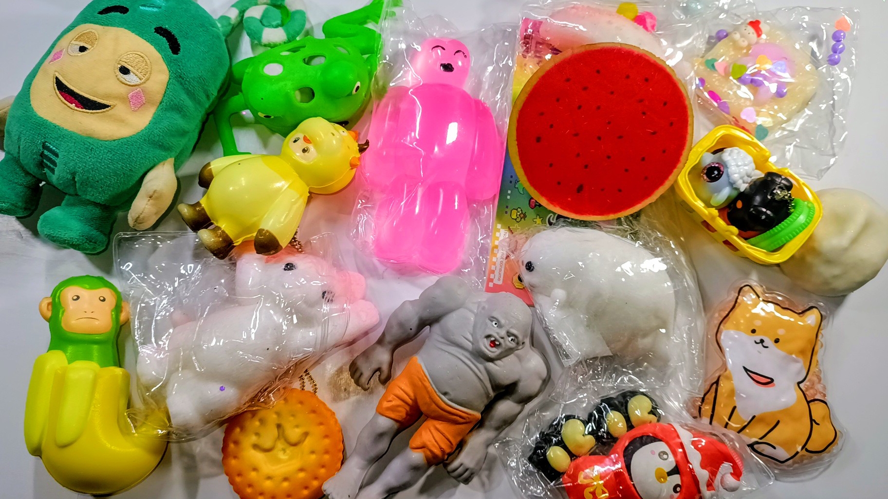 АСМР СКВИШИ 🫶🏻 режу СКВИШИ ✨ ТАБА СКВИШИ лапки 🐾 приятные звуки АСМР смотреть онлайн