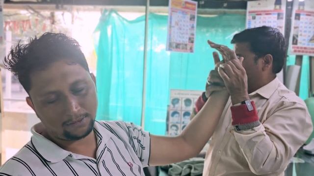 Один из лучших массаж головы и спины , чистка лица индийских парикмахерская смотреть онлайн