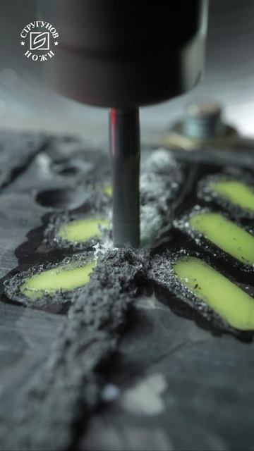 Карбоновая рукоять в стиле киберпанк смотреть онлайн