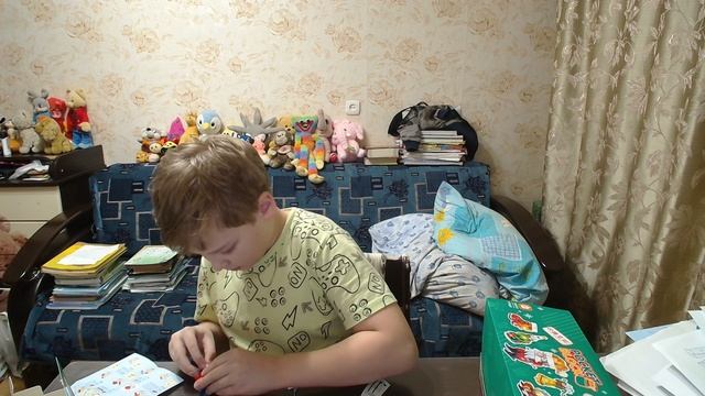 Первый день продления новогоднего настроения! Открыли первый новогодний набор! смотреть онлайн