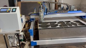 Оптоволоконный лазерный станок по металлу.