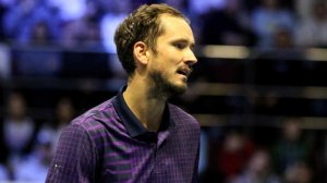 Медведев проиграл Тьену в четвертом раунде и покинул Australian Open