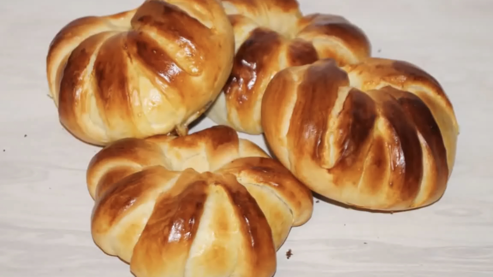 Вкусные рогалики с варёной сгущёнкой. Попробуйте приготовить! смотреть онлайн