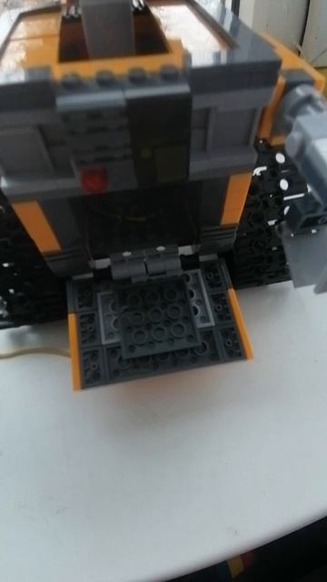 Валл-и из лего и черепаха