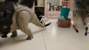 Стегозавр от фирмы Mattel.