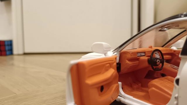 Автомобиль нио es8 игрушка