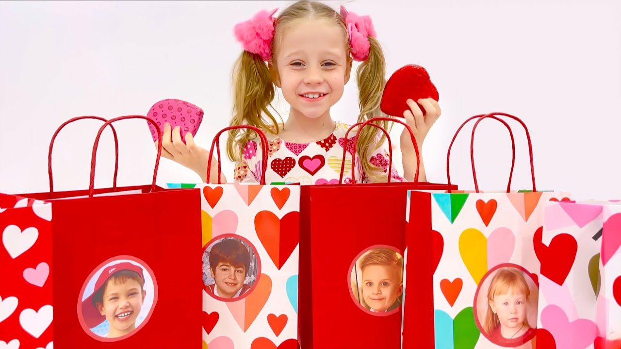 Настя поздравляет друзей с Днем Святого Валентина смотреть онлайн