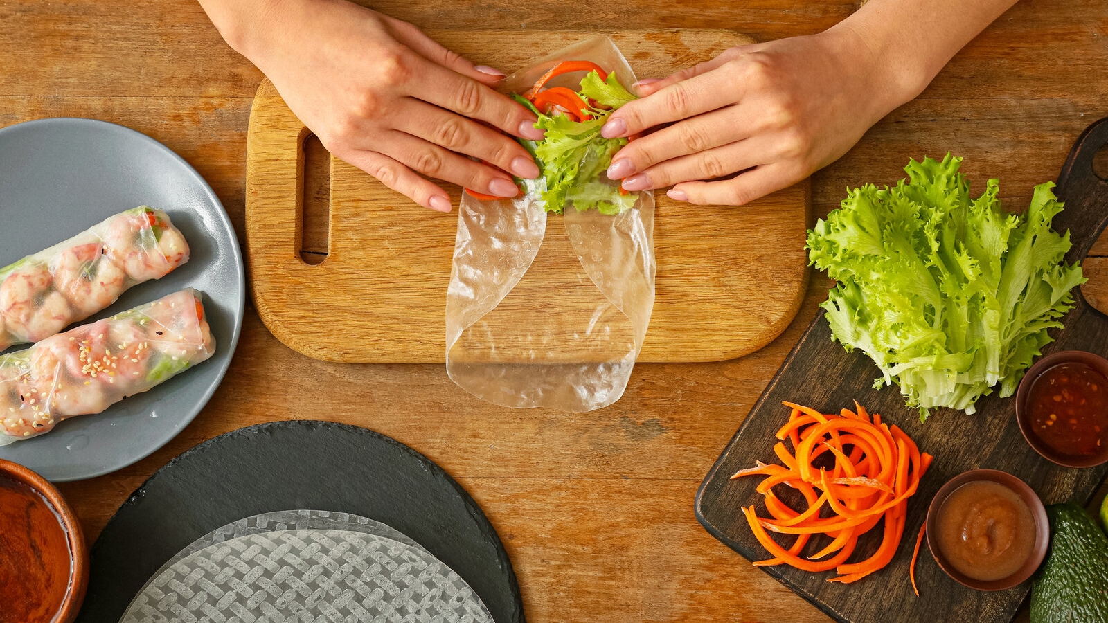 СПРИНГ-РОЛЛЫ ИЗ РИСОВОЙ БУМАГИ смотреть онлайн