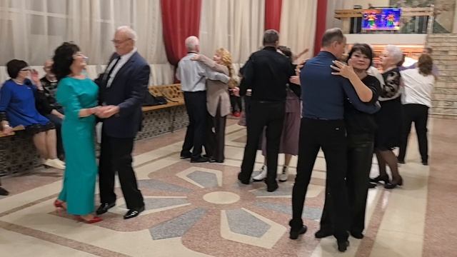 В городском саду падал снег... 24.01.26... смотреть онлайн