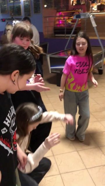 БУБА пришёл поздравить Арину смотреть онлайн