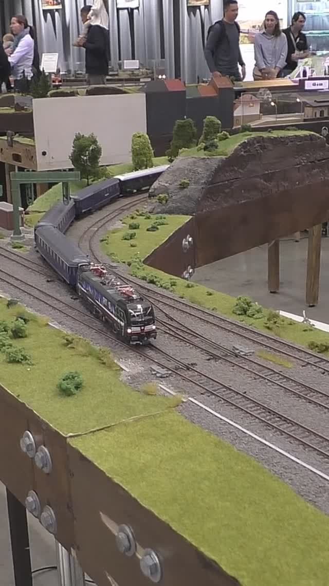 Москва, ВДНХ, Музей Гаража особого назначения, 30.10.2025. Выставка «Железнодорожная модель — 2025». смотреть онлайн