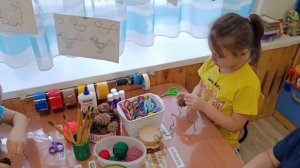 Экокормушка для птиц из шишки: доброе дело своими руками!