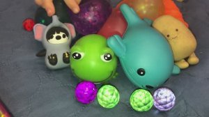 Космические животные  поделили бриллианты с лизунами.