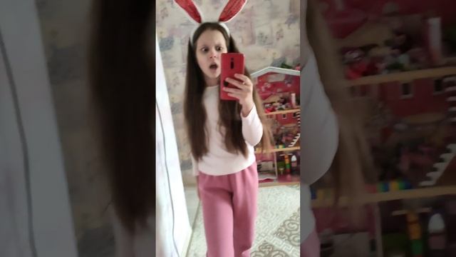 попала в компьютерную игру " фабрика лабубу " смотреть онлайн