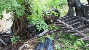 Nick USA | Демонтаж МОТОЦИКЛА . Врос в дерево