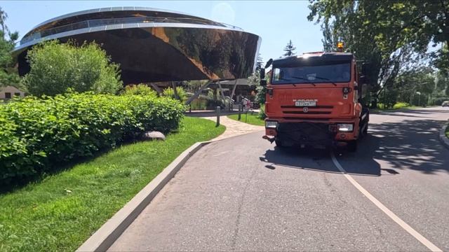 Москва. Вднх. Тест экшн камеры в движении в парке. Обычная прогулка на велосипеде. смотреть онлайн