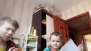 Богатые школьники на уроке