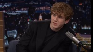 Уокер Скобелл и Джимми вступают в эпическую битву на мечах в стиле Перси Джексона